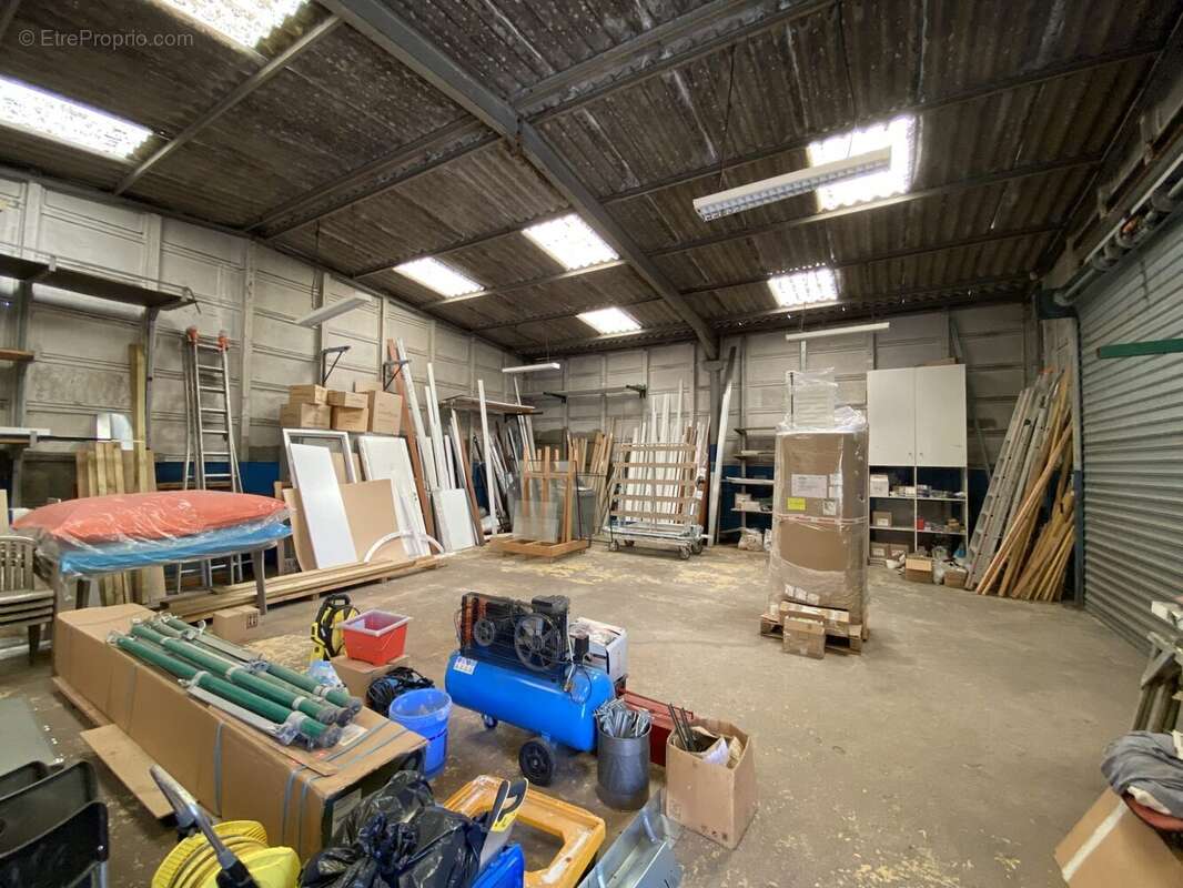 Commerce à VIGNEUX-SUR-SEINE