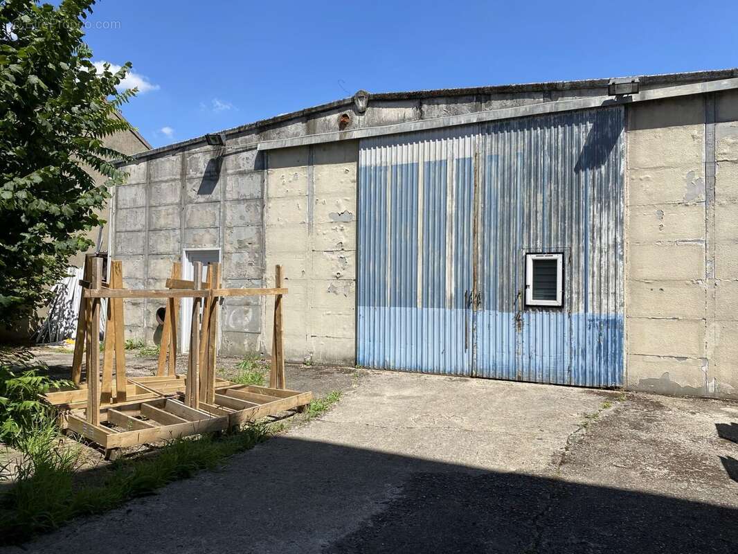 Commerce à VIGNEUX-SUR-SEINE