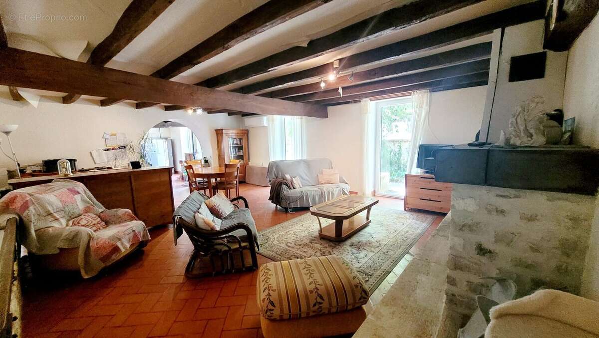 Salon/séjour - Maison à COURANT