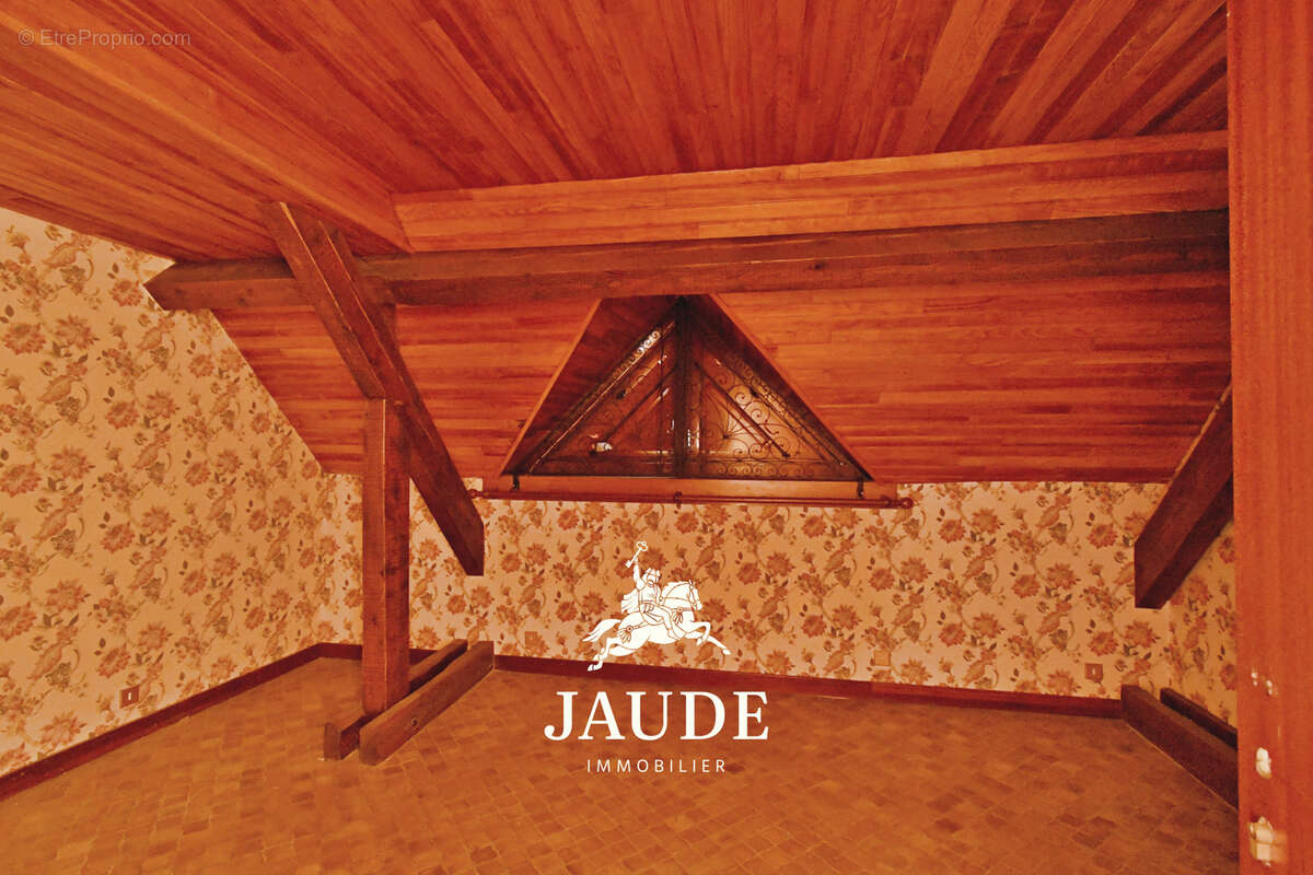 Maison à PERIGNAT-LES-SARLIEVE