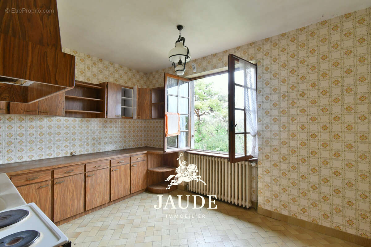 Maison à PERIGNAT-LES-SARLIEVE