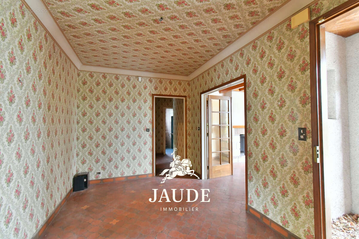 Maison à PERIGNAT-LES-SARLIEVE