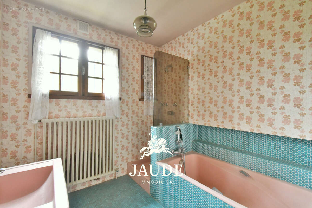 Maison à PERIGNAT-LES-SARLIEVE