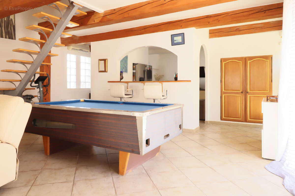 Maison à LA LONDE-LES-MAURES