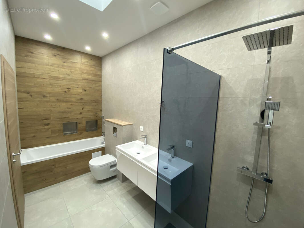 Appartement à PAGNEY-DERRIERE-BARINE