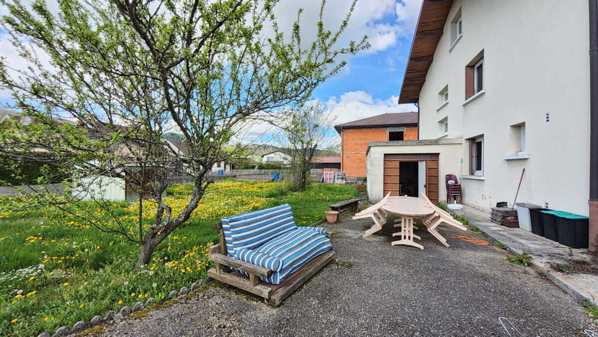 Maison à MONTREAL-LA-CLUSE