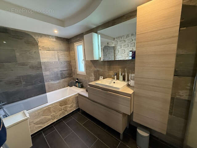 Appartement à LA VALETTE-DU-VAR