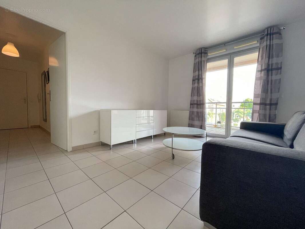 Appartement à LINAS