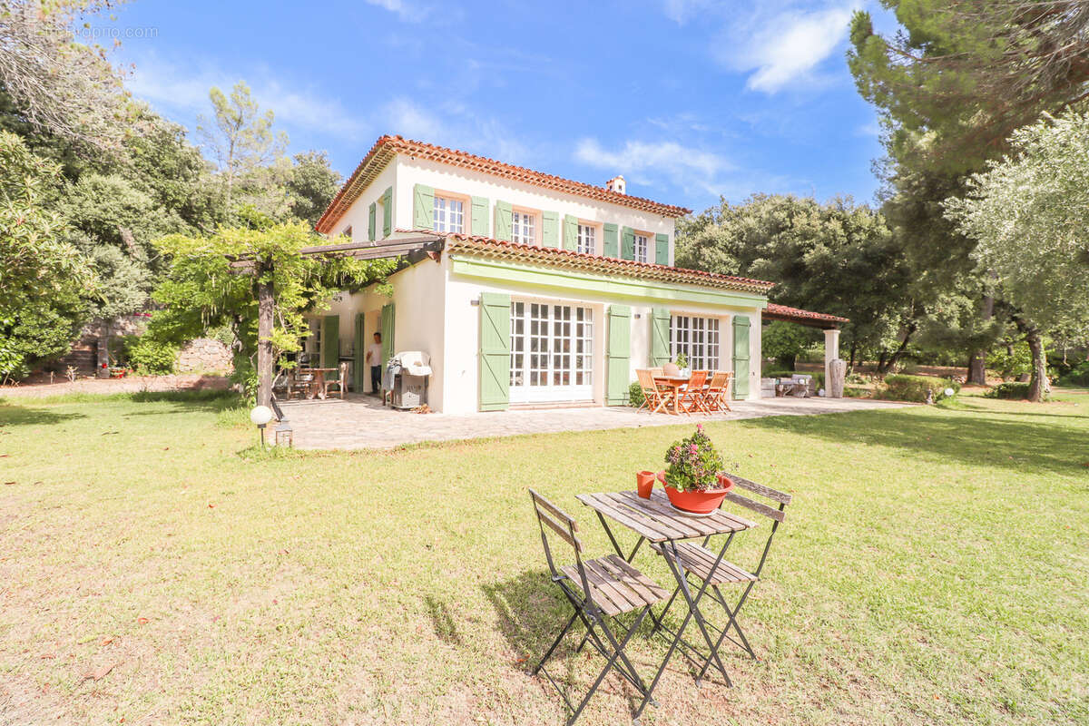 Maison à MONTAUROUX