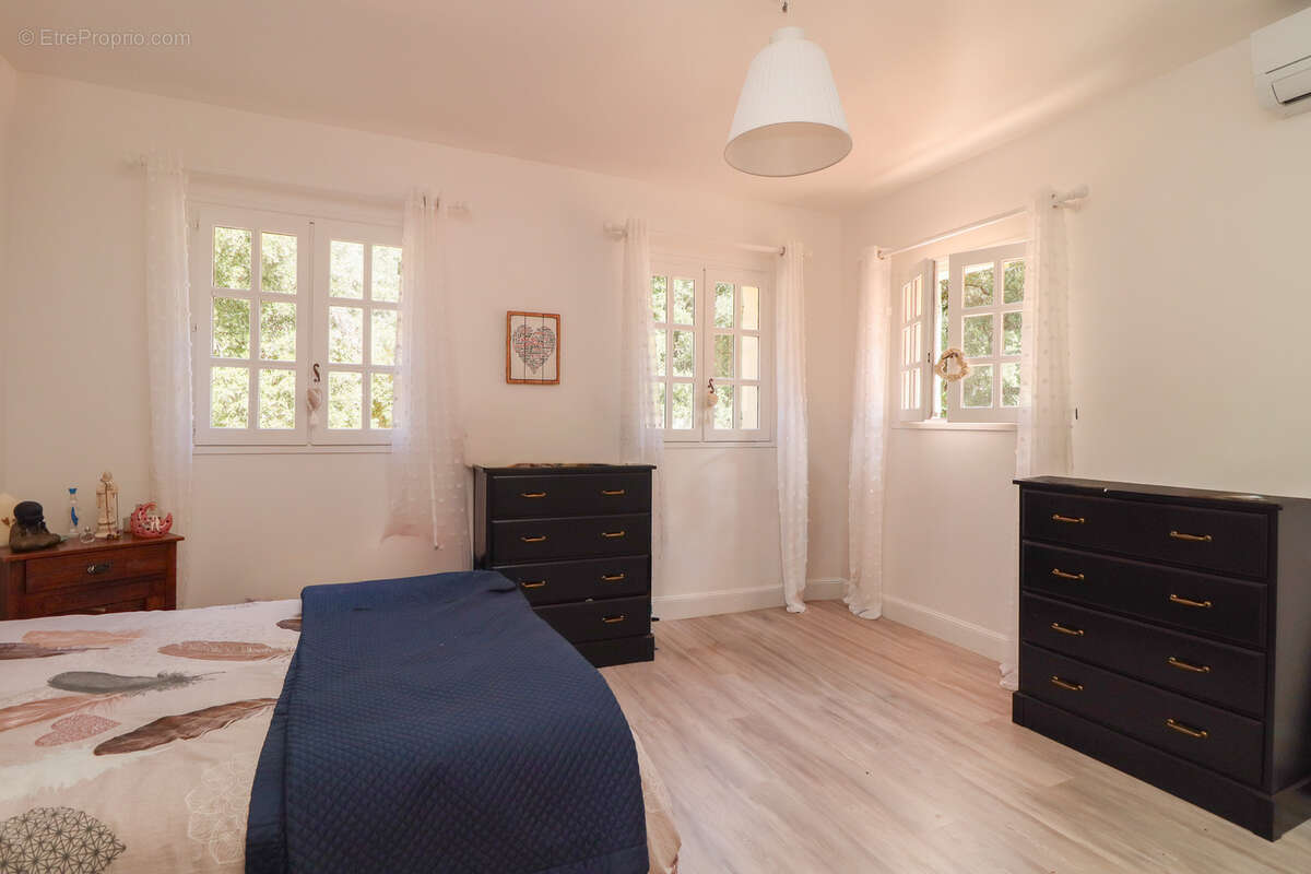 Maison à MONTAUROUX