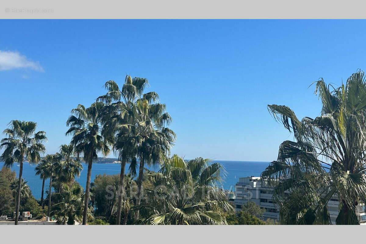 Appartement à VALLAURIS