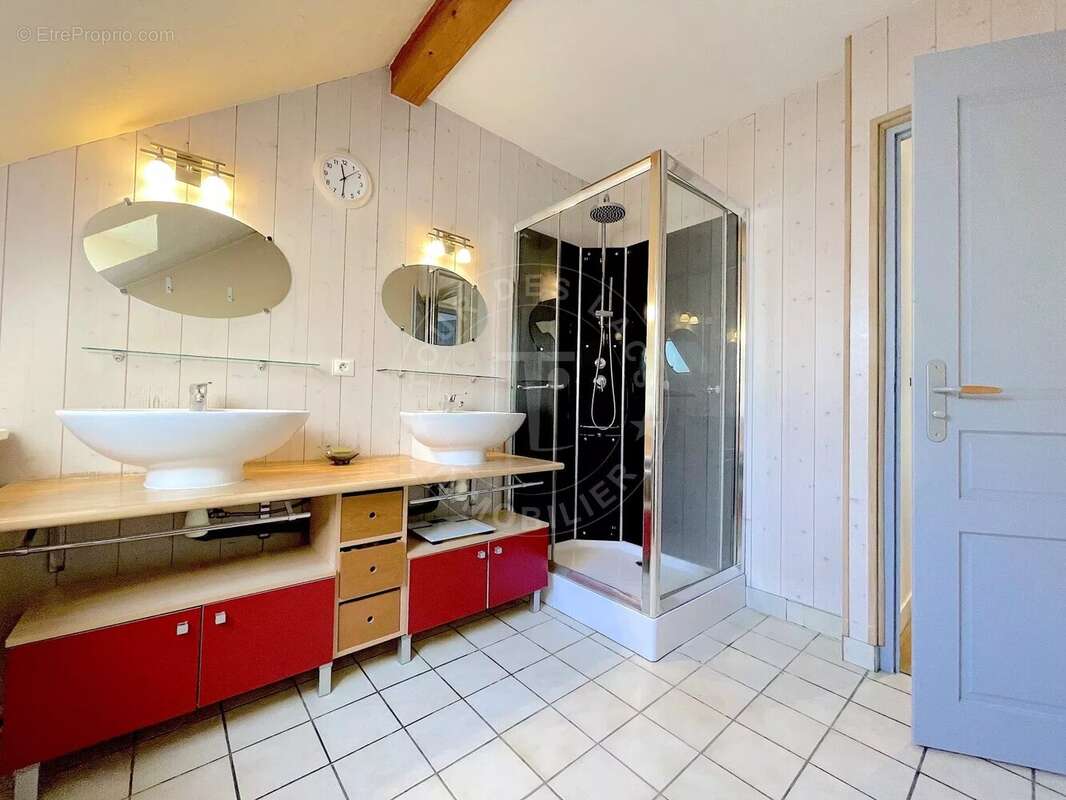 Appartement à MENTHON-SAINT-BERNARD