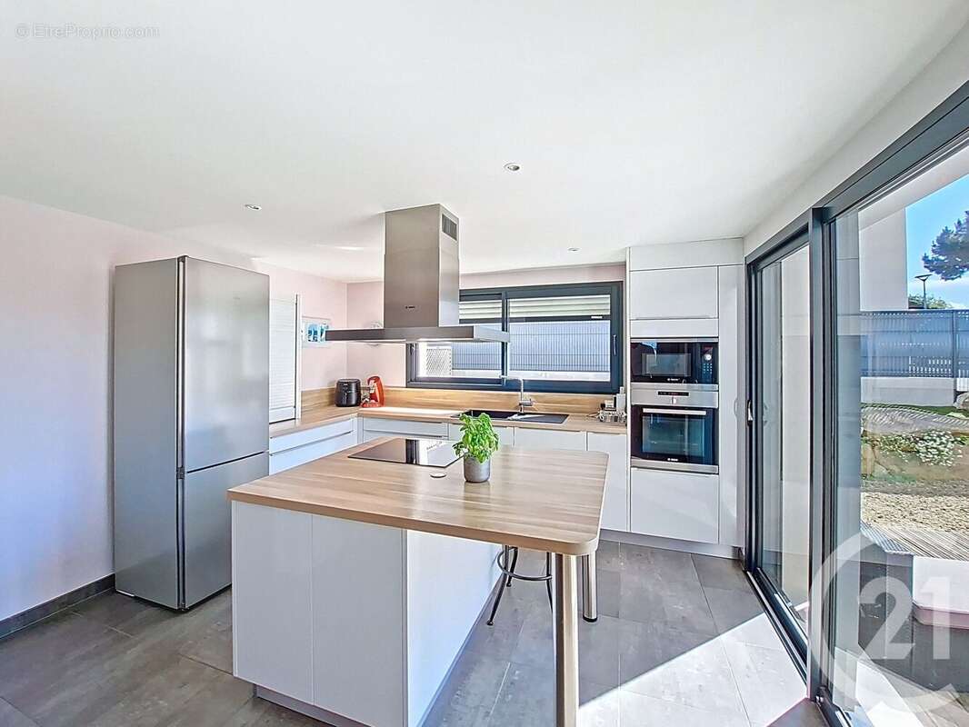 Maison à PLEUMEUR-BODOU