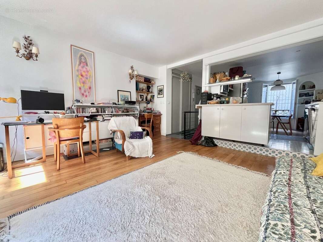 Appartement à PARIS-18E