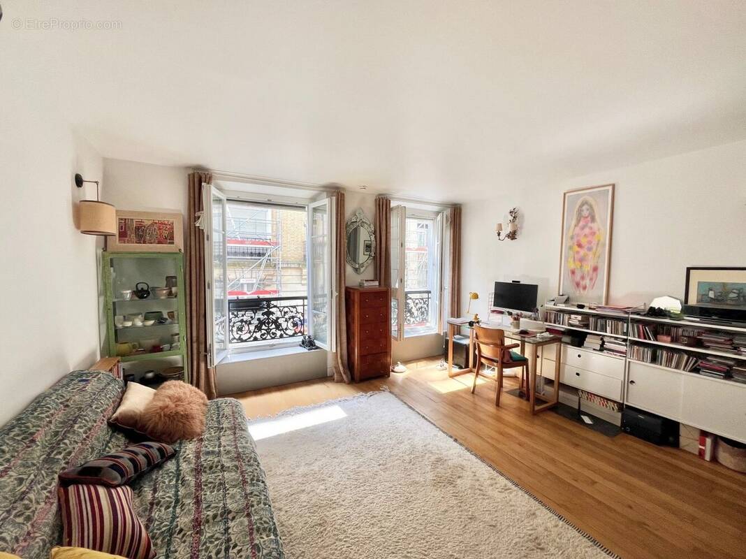 Appartement à PARIS-18E