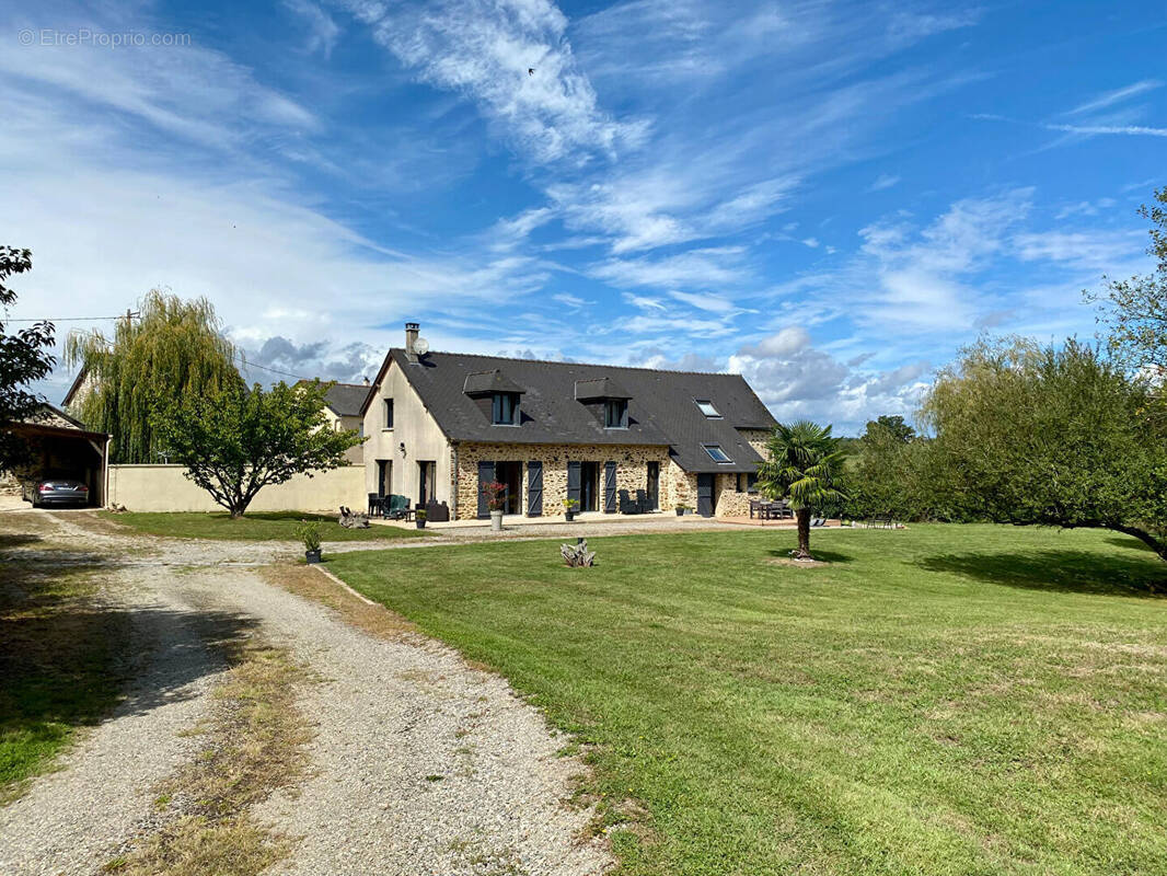 Maison à L&#039;HUISSERIE