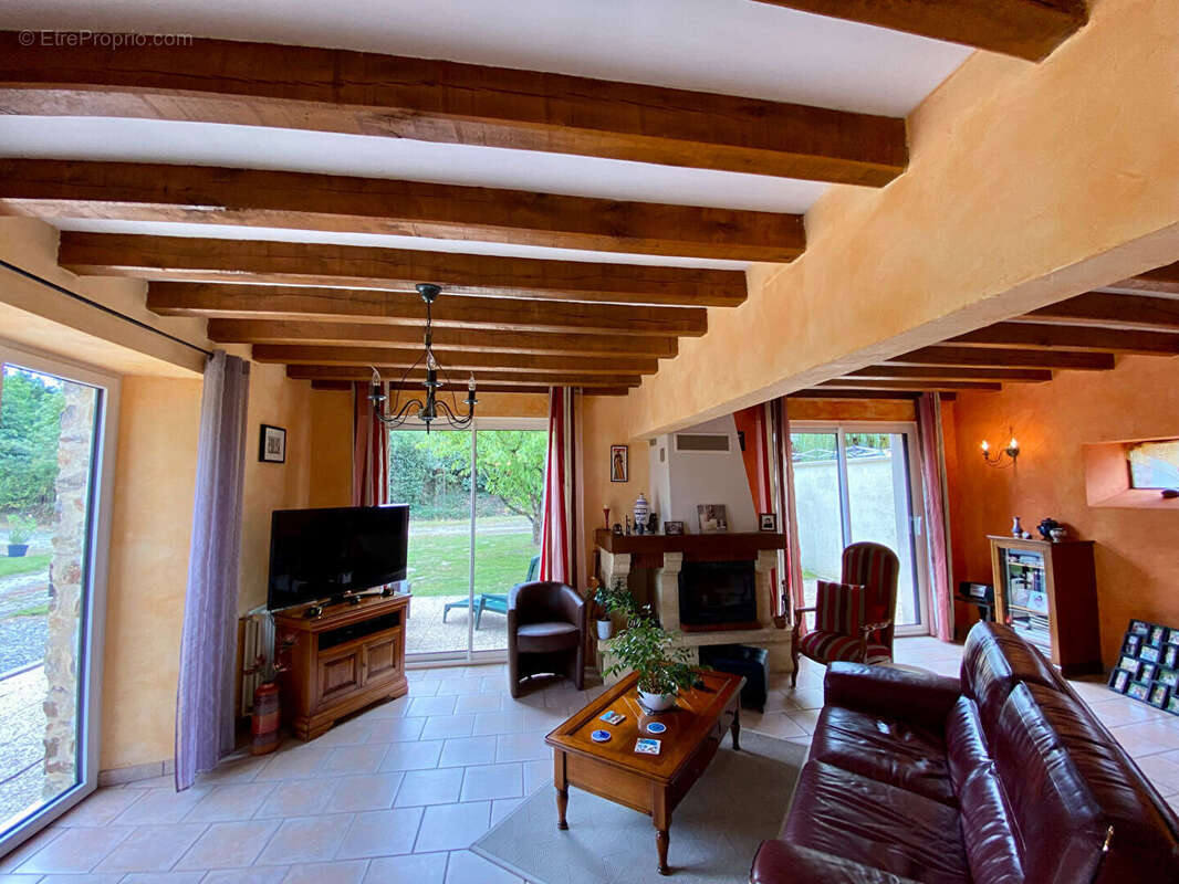 Maison à L&#039;HUISSERIE