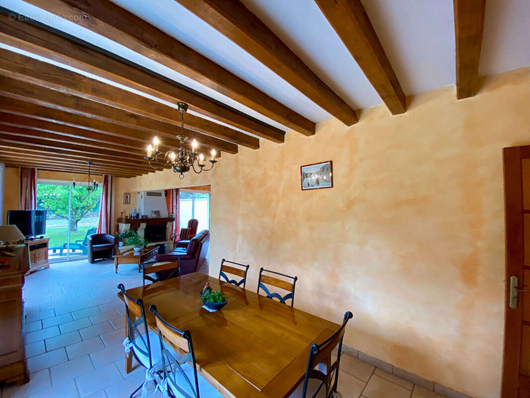 Maison à L&#039;HUISSERIE