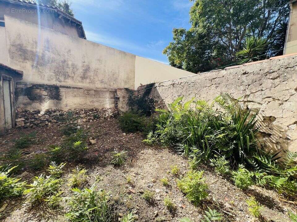 Appartement à MARSEILLE-3E