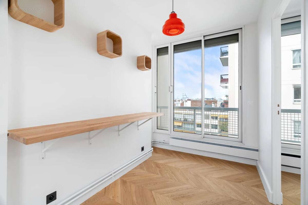 Appartement à PARIS-17E