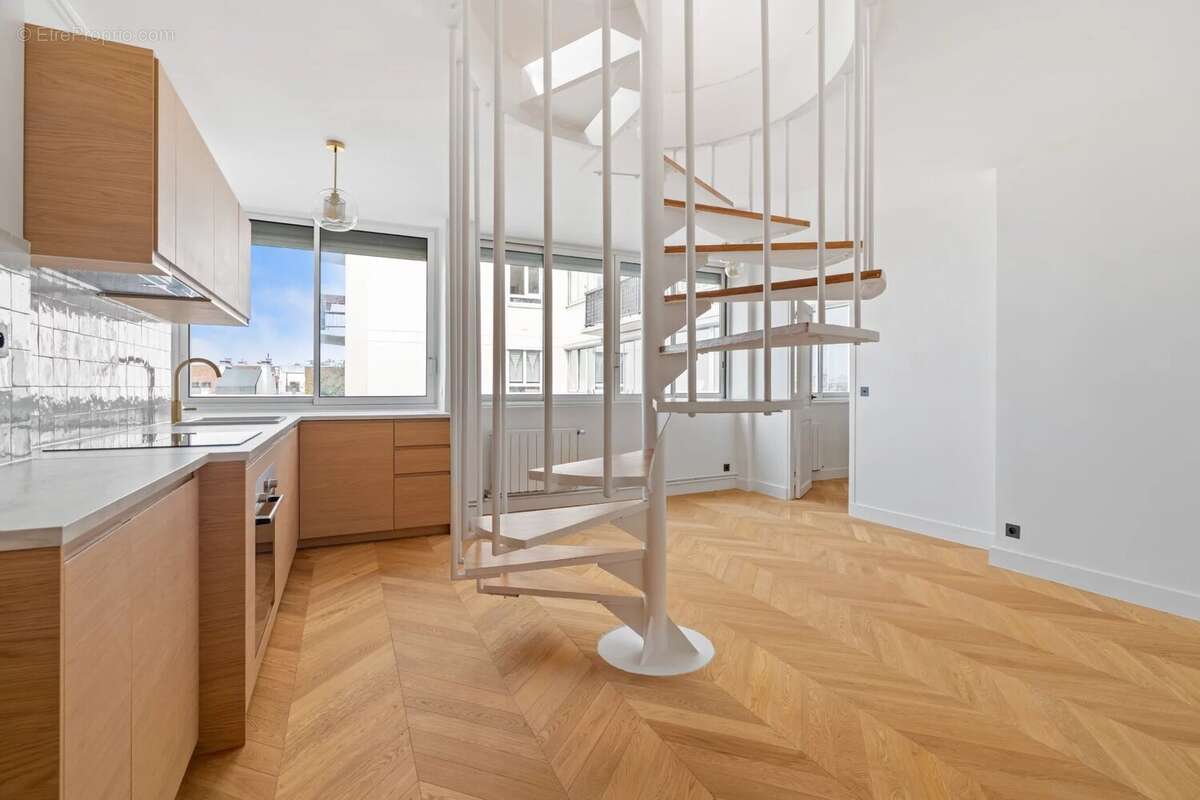 Appartement à PARIS-17E