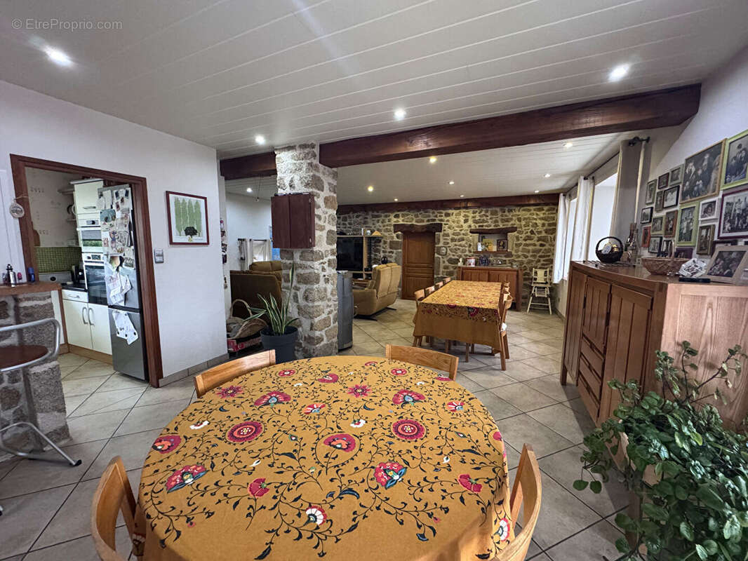 Maison à SAINT-FLOUR