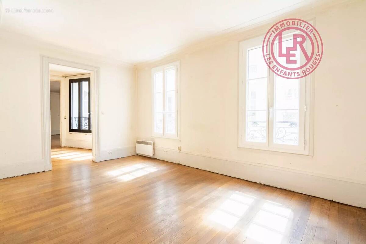 Appartement à PARIS-3E