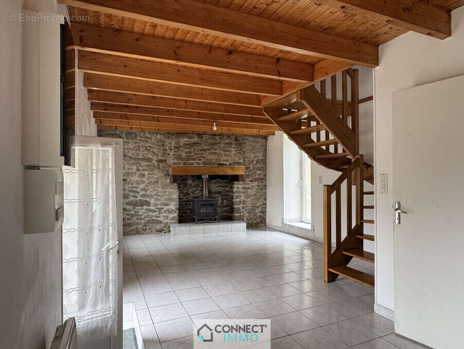 Maison à LA FEUILLEE