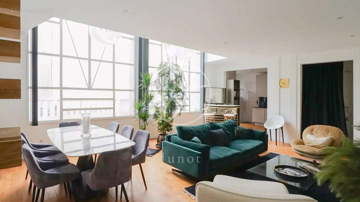 Appartement à PARIS-16E