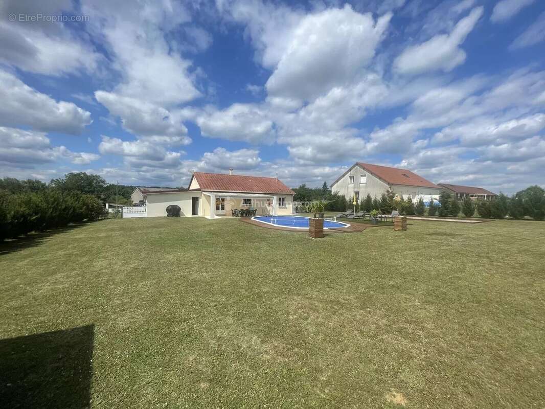 Maison à SAINT-PRANCHER