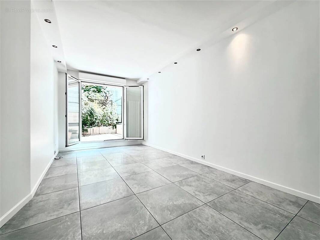 Appartement à PARIS-17E