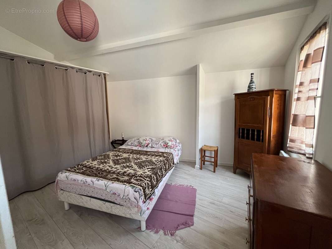 Maison à VARENNES-LES-MACON