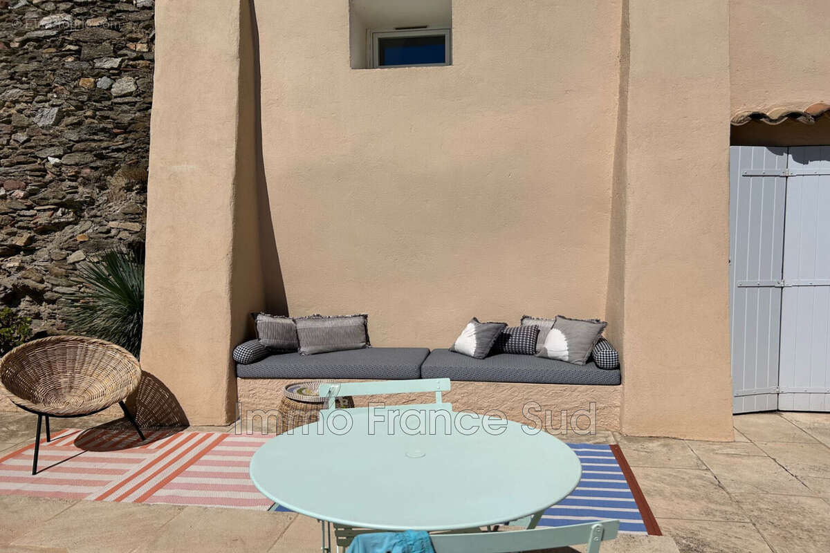 Maison à LA GARDE-FREINET