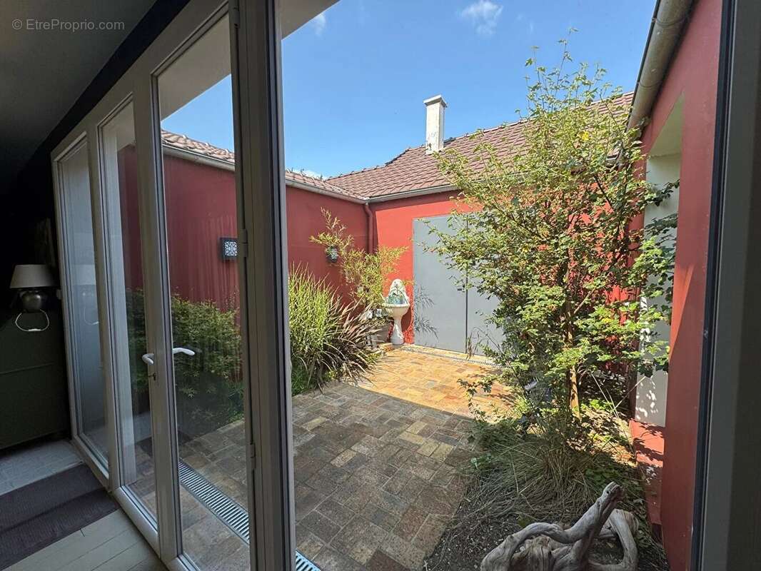 Maison à SAINT-NOM-LA-BRETECHE