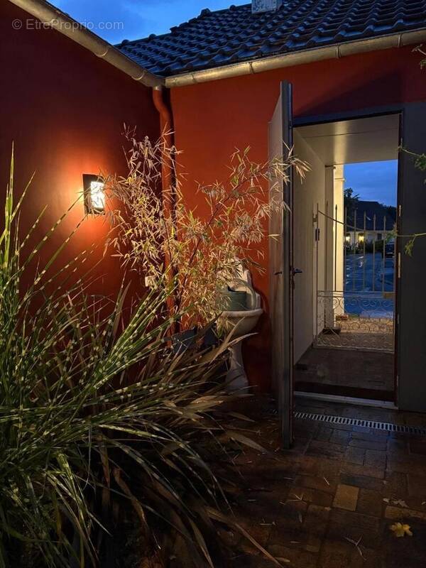 Maison à SAINT-NOM-LA-BRETECHE