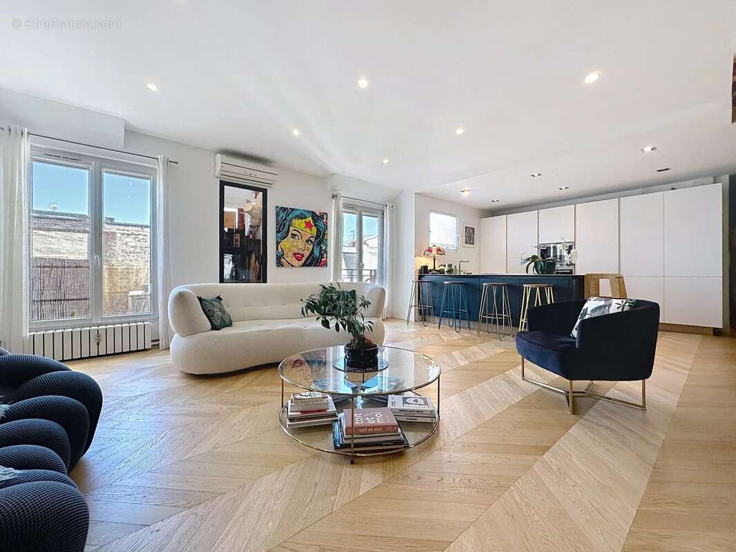 Appartement à PARIS-16E