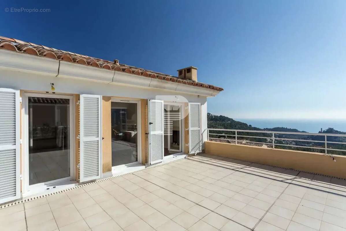 Appartement à EZE