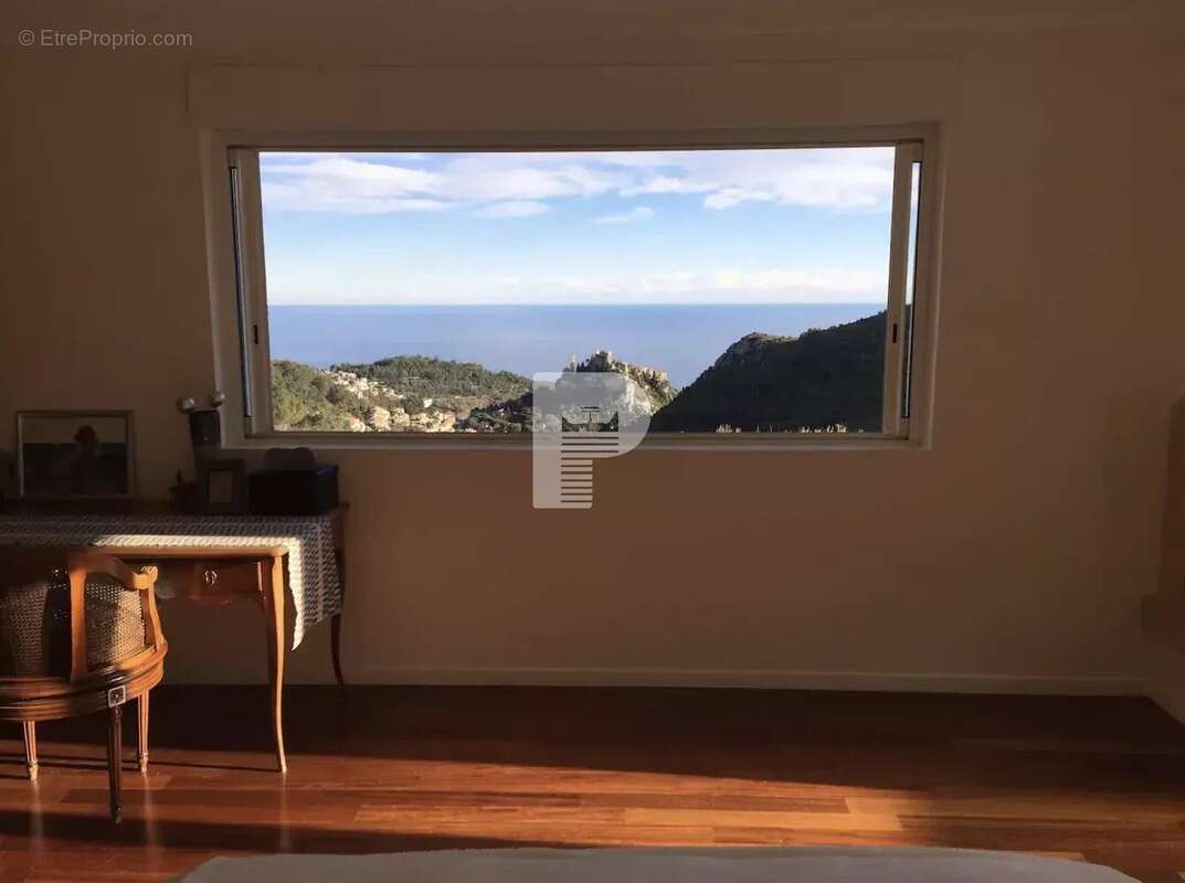 Appartement à EZE