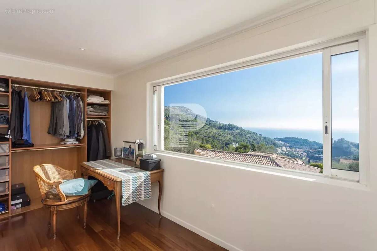 Appartement à EZE
