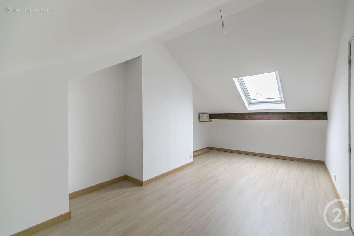 Maison à SAINT-MAUR-DES-FOSSES