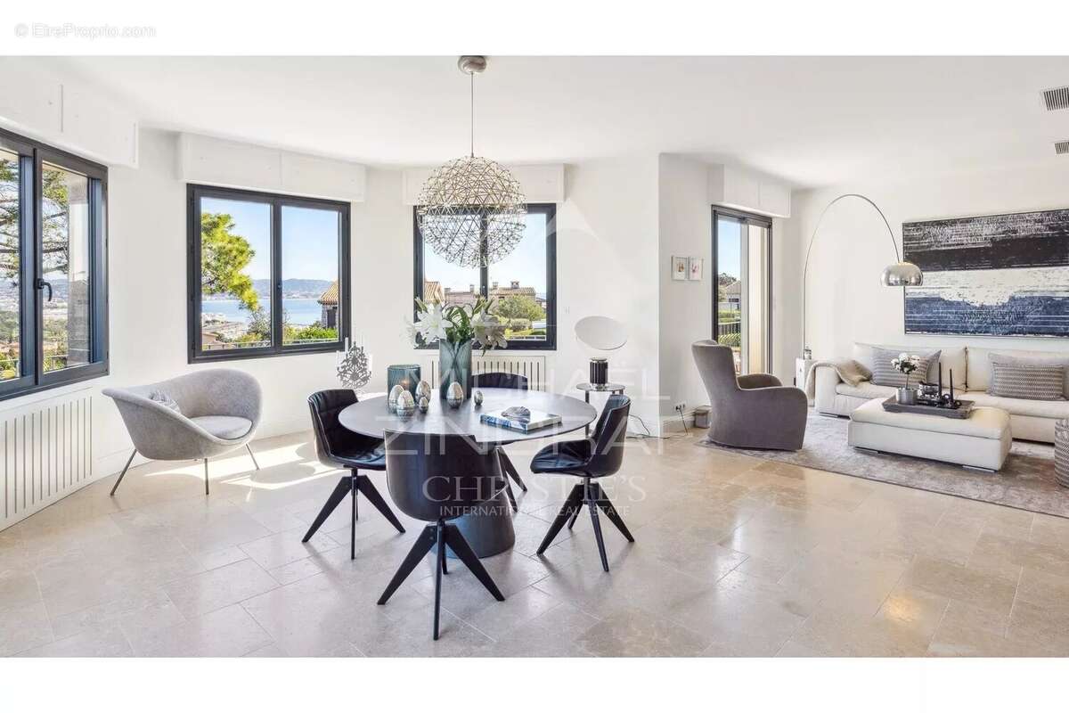 Maison à MANDELIEU-LA-NAPOULE