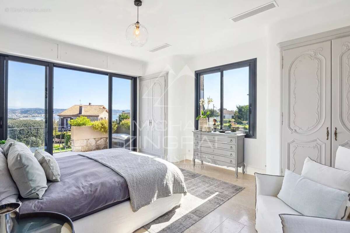 Maison à MANDELIEU-LA-NAPOULE