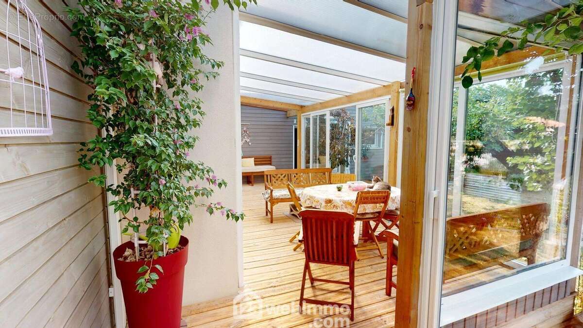 Terrasse sous tonnelle - Maison à JARD-SUR-MER