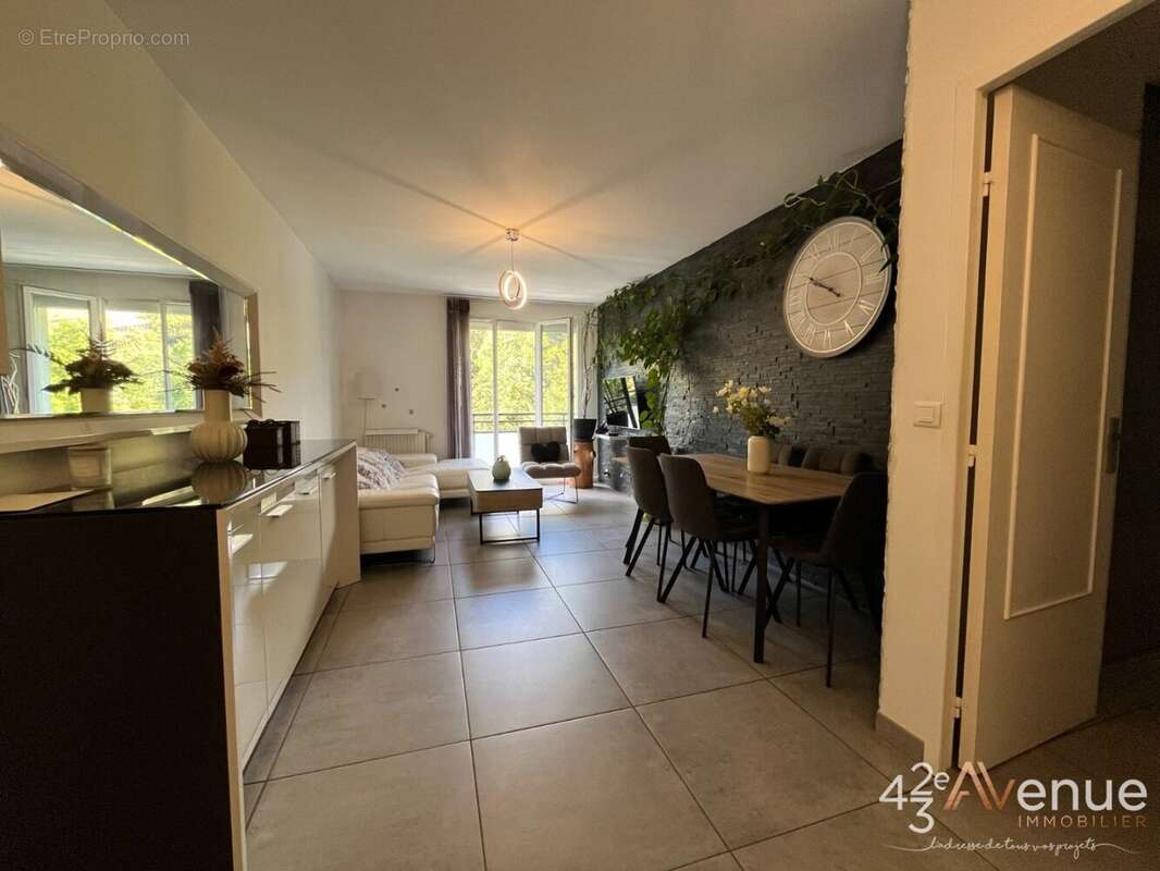 Appartement à SAINT-ETIENNE