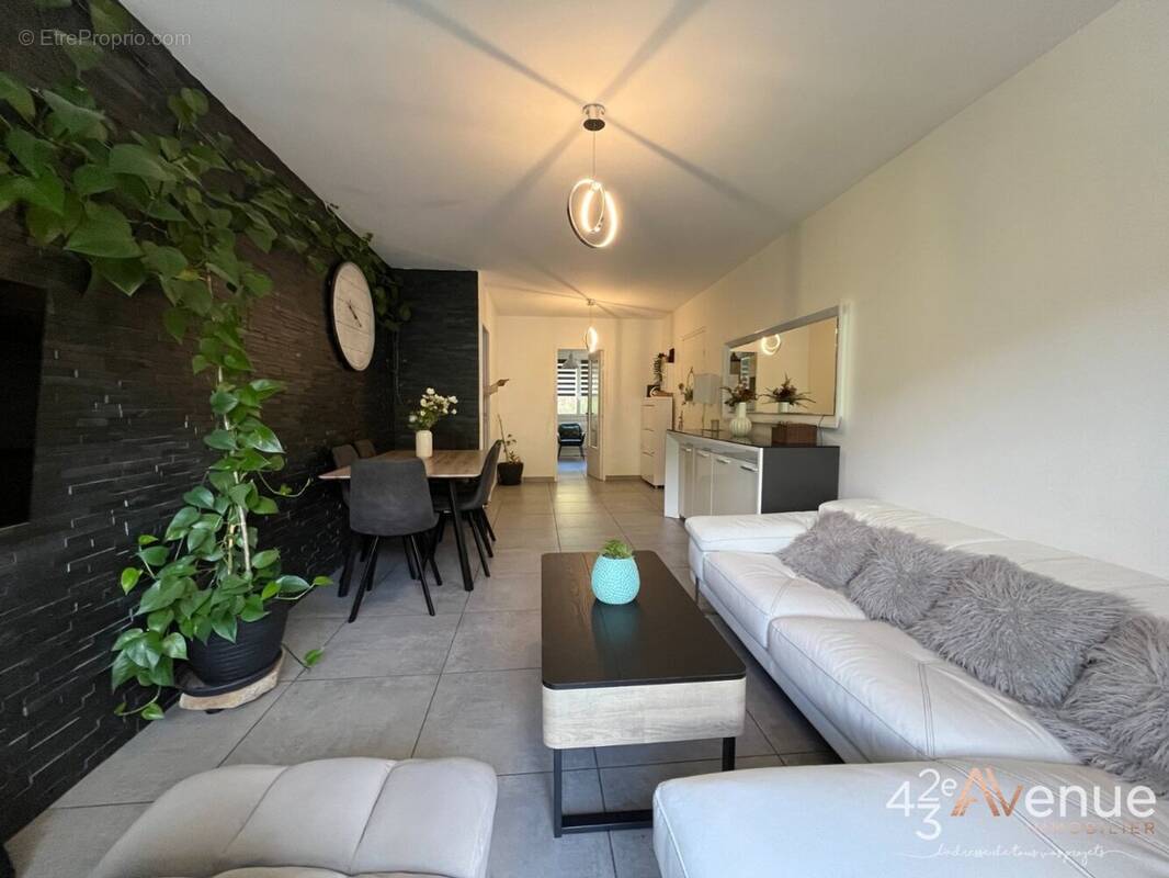 Appartement à SAINT-ETIENNE