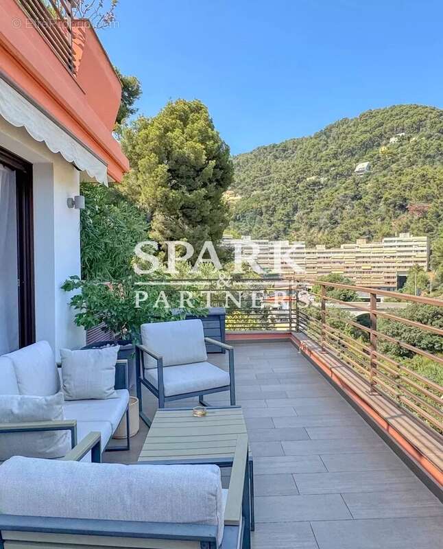 Appartement à ROQUEBRUNE-CAP-MARTIN