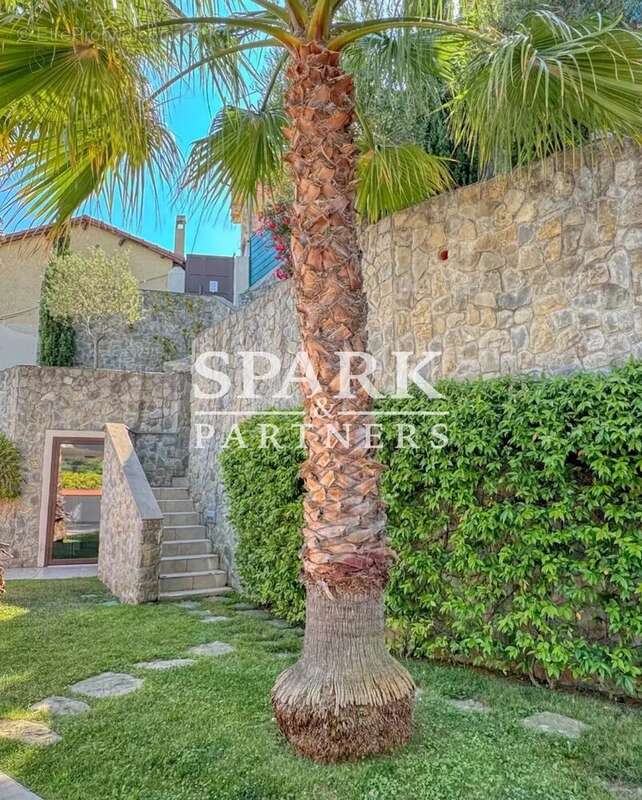 Appartement à ROQUEBRUNE-CAP-MARTIN