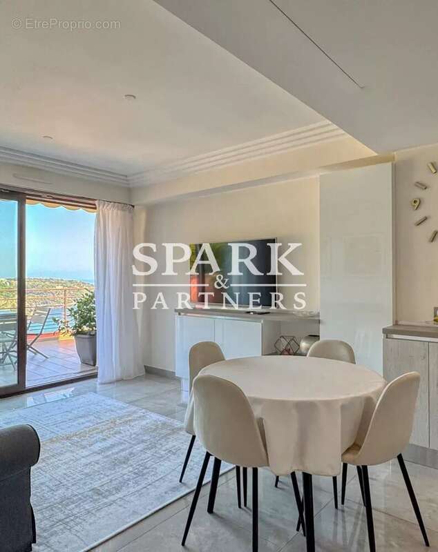 Appartement à ROQUEBRUNE-CAP-MARTIN