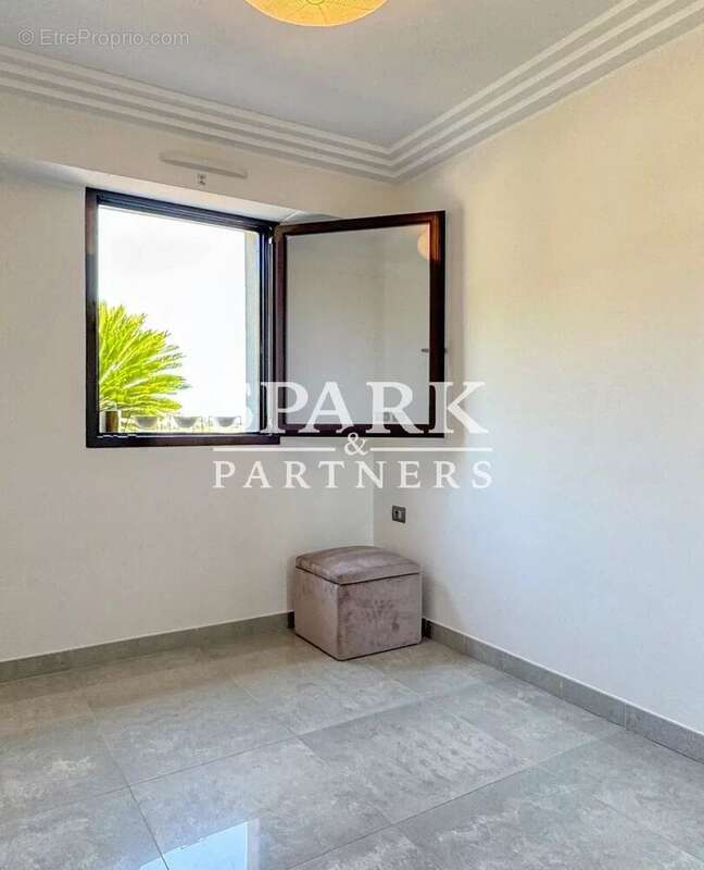 Appartement à ROQUEBRUNE-CAP-MARTIN