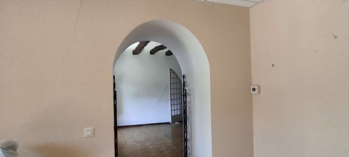 Maison à COUZE-ET-SAINT-FRONT